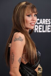 MileyNow197.jpg
