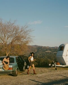 New%20%40goodamerican%20campaign%20shot%20by%20%40samdameshek%20creative%20directed%20by%20%40elisha__h%20and%20I-4.jpg
