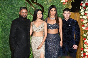 Priyanka_Malaysia_281929~43.jpg