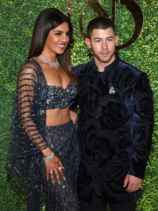 Priyanka_Malaysia_282129~38.jpg