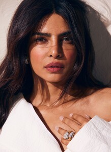 Priyanka_Malaysia_28229~87.jpg