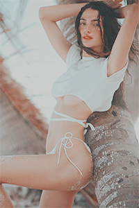 Rafaella Consentino4.png
