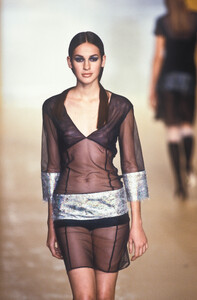 RifatOzbek1999WomenRTW6.thumb.jpg.a12055acb5dc678d0f8d919ef2357ab3.jpg