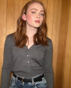 Sadie x PradaCasual cool for @jimmyfallon  Hair- @tommy_buckett Makeup- @marywilesmakeup Styling assistants- @ashleyafriyie @paigeholtz @athinavh3 cc- @sadiesink_ @prada (2).jpg