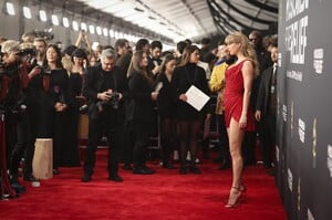Taylor-Swift-Grammys-200-2048x1365.jpg