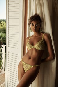 Victorias-Secret-2025-Imaan-Very-Sexy-Geo-Daisy-Lace-Unlined-Low-Cut-Demi-Bra-Adjustable-V-String-Panty-4.jpg