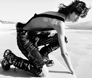 Vogue-Paris-November-2015-Mica-Arganaraz-and-Rianne-Van-Rompaey-by-Mario-Testino-15.thumb.jpg.4dc0a6babfaf6bbff9577f371b865020.jpg