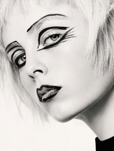 VogueSeptem2015_ebook3000-1376.thumb.png.b5e32f0a777b81e2dc53e790d9502d11.png