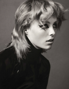 VogueSeptem2015_ebook3000-1379.thumb.png.48dcf4d0d8c3471f71f00e6cd67c3d4a.png