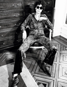 VogueSeptem2015_ebook3000-1664.thumb.png.51198352a708c83f4369d319b04773c4.png