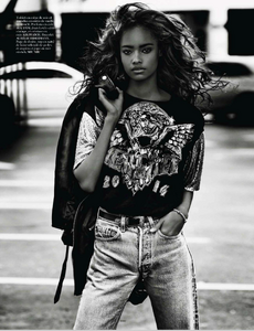 Vogue_Paris_-_Avril_2014-180.thumb.png.ed6329e3bf5da6053378501ae3597765.png