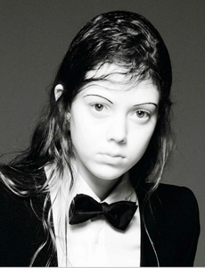 Vogue_Paris_-_Avril_2014-197.thumb.png.652d7042837c993fbc1fe03bdd18ac52.png