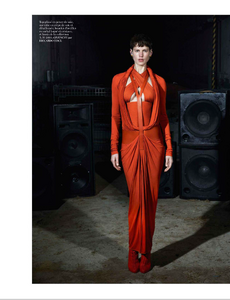 Vogue_Paris_-_Avril_2014-209.thumb.png.9941438fe65f2103c8decd63c61ee798.png