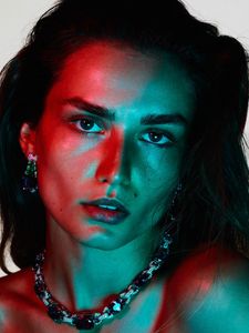 Vogue_Paris_-_Octobre_2015-713.thumb.png.1f3aa95df76fe095695b6152f894e1d7.png