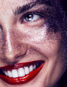 Vogue_Paris_-_Octobre_2015-869.thumb.png.2c366c095eba51d53e697e0416cc68aa.png