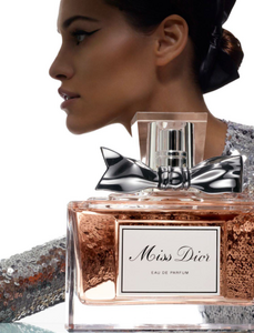 Vogue_Paris_-_Octobre_2015-872.thumb.png.20dbed5fe9900fc1b6be80500c6293dc.png