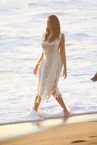Zita-Vass-Veronica-Sams-in-Malibu-01 (12).jpg