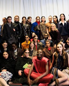 _NewYorkFashionWeek continued tonight with _ToryBurch_s twisted take on American sportswear. Models including _irinashayk_ _mona_tougaard_ _palomija and _ad(.jpg