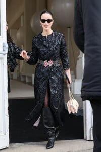 abigail-spencer-at-giambattista-valli-show-during-paris-fashion-week-03-01-2024-11.jpg