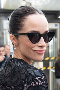 abigail-spencer-at-giambattista-valli-show-during-paris-fashion-week-03-01-2024-4.jpg