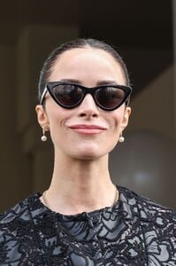 abigail-spencer-at-giambattista-valli-show-during-paris-fashion-week-03-01-2024-7.jpg
