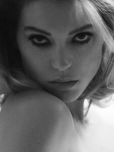 actrice_01.thumb.jpg.8a19a9b3395f81963ab0b058b6d3e852.jpg