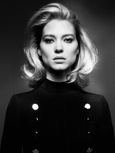 actrice_02.thumb.jpg.05623da9920103af1a6ccc55c4713926.jpg