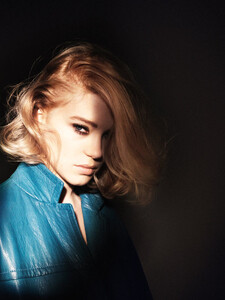 actrice_03.thumb.jpg.4e4e9917d525404410f53b503e6518b1.jpg