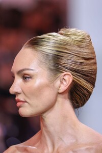 candice-swanepoel-walks-elie-saab-haute-couture-s-s-25-01.29.2025-13.jpg