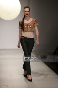 cassianes07jeanisis-03.thumb.jpg.2262bea6f8d27ca103b0db47c69bb3e5.jpg