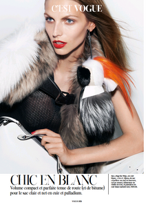 cest_vogue_03.thumb.png.29da6213a199f1dba417715a82affae5.png