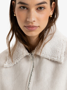 erjjk03620_roxy,w_wbs0_frt4.jpg