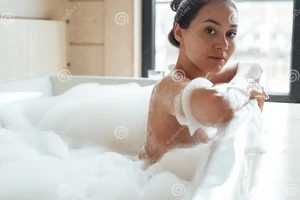 gorgeous-charming-young-woman-sitting-bathtub-foam-bathroom-92195628.thumb.webp.35c5b0712fc12530cbc5a49276dfea5e.webp