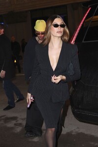 hailey-bieber-s-chic-date-night-style-a-fashion-statement-amid-marriage-rumors-8.jpg