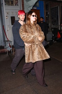 hailey-bieber-s-mob-wife-chic-a-fashion-marathon-in-nyc-with-justin-6.jpg