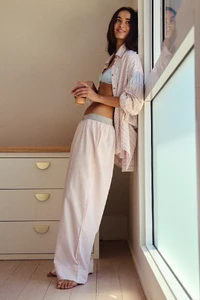 images.urbndata-19.thumb.webp.c3b4d2f68894f6f044c244ac2c5eaf72.webp
