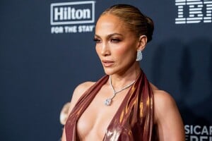 jennifer-lopez-attends-the-67th-annual-grammy-awards-pre-news-photo-1738514470.pjpeg.thumb.jpg.93136da5a8b3673bedf79c00eeba6adb.jpg
