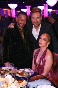 jennifer-lopez-s-mocha-mousse-revenge-dress-stuns-at-pre-grammys-gala-4.jpg