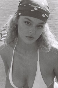 juliarilynn_annabellouise_13.thumb.jpg.e47c9ac2b9cc6bb529fc69af1e902bfa.jpg