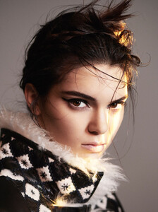 kendall-jenner-by-david-sims-for-vogue-paris-october-2015-02.thumb.jpg.7a711d9188e5f93947f44c3e3787dc32.jpg