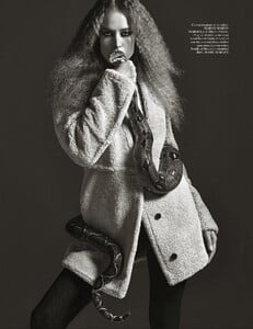 raquel-zimmermann-by-mario-sorrenti-for-vogue-paris-august-2014-7.thumb.jpg.4846630ec7c9d1b10b551ff76b185dbc.jpg