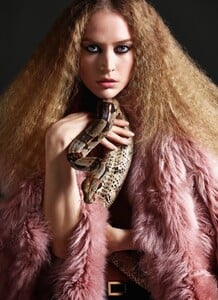 raquel-zimmermann-by-mario-sorrenti-for-vogue-paris-august-2014.thumb.jpg.cd65918ea422e204a18a7521dabbb19e.jpg