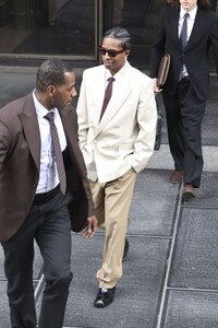 rihanna-s-courtroom-style-steals-the-spotlight-in-la-01.31.2025-2.jpg