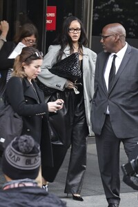 rihanna-s-courtroom-style-steals-the-spotlight-in-la-01.31.2025-4.jpg