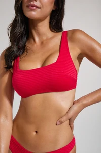 ruby-steph-crop-red-3-hvsh22040ru.webp