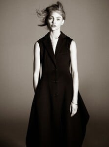 sasha-pivovarova-by-david-sims-for-vogue-paris-august-2014-11.thumb.jpg.5d119fd2eefaf36301d0a4524bf4de79.jpg