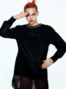 sasha-pivovarova-by-david-sims-for-vogue-paris-august-2014-12.thumb.jpg.6f5873b1e44ef5f5886cf76efa1e1e42.jpg