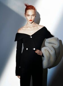 sasha-pivovarova-by-david-sims-for-vogue-paris-august-2014-6.thumb.jpg.4ea1f5a61ef6a0bc7a6c311cda1735a3.jpg