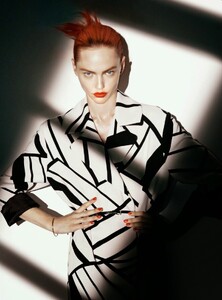sasha-pivovarova-by-david-sims-for-vogue-paris-august-2014-9.thumb.jpg.61d4db8ed6ed8c7ab4605c344d9b67f1.jpg