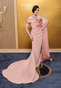 sofia-carson-s-100-carat-diamond-masterpiece-at-sag-awards-2025-5.jpg